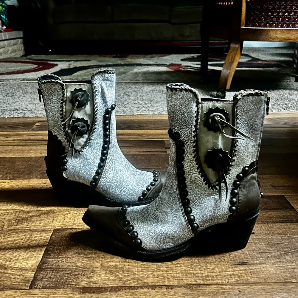 Double D Ranch Old Gringo ~ Size 10 ~ White & Brown Studded Ankle Boots ~ New - Picture 8 of 16